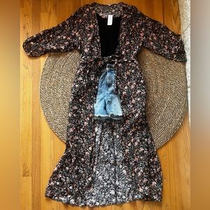 American Eagle floral kimono/ duster . brand new with tags sz M.
